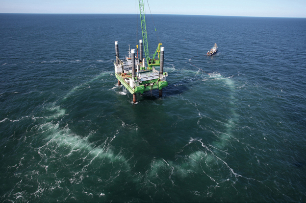 Rideau à bulles utilisé lors de l'installation de pieux dans le parc éolien offshore allemand Borkum West-2.