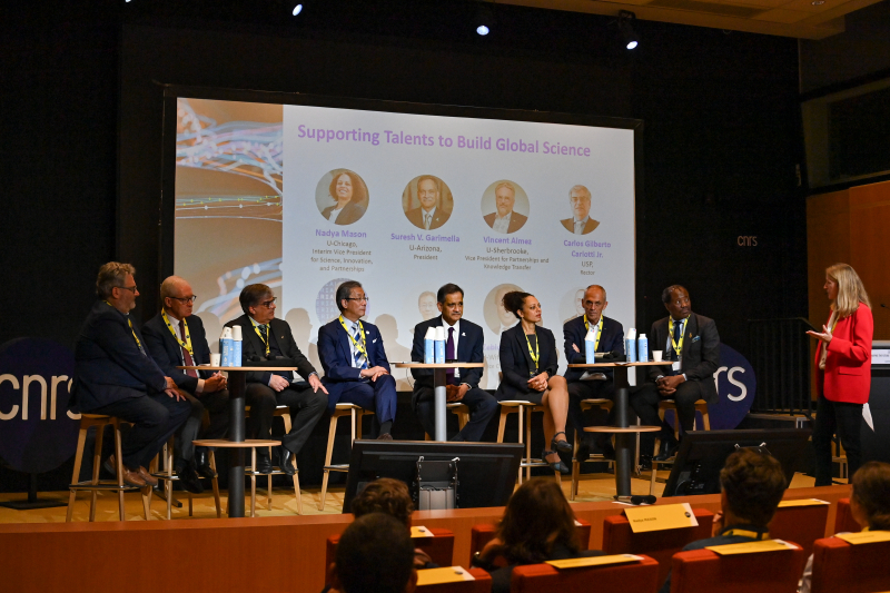 Presidents of the partner universities met at the CNRS headquarters.