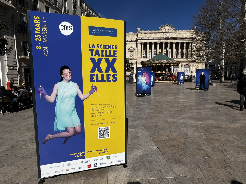 Un panneau de l'exposition photographique "La Science taille XX elles" à Marseille