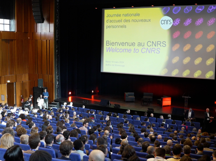 salle de conférence de la plénière lors de la journée des nouveaux entrants