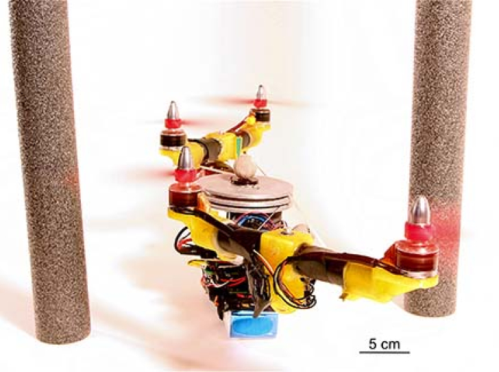Aerial robot that can morph in flight