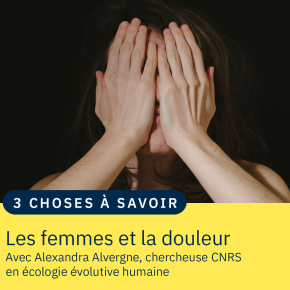 Une femme se cache les yeux