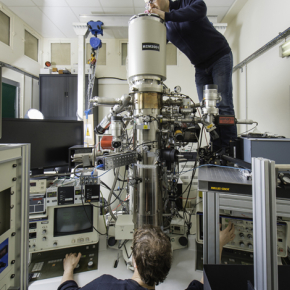 Lancement d'un laboratoire commun international entre le CNRS et Hitachi High Technologies Corporation